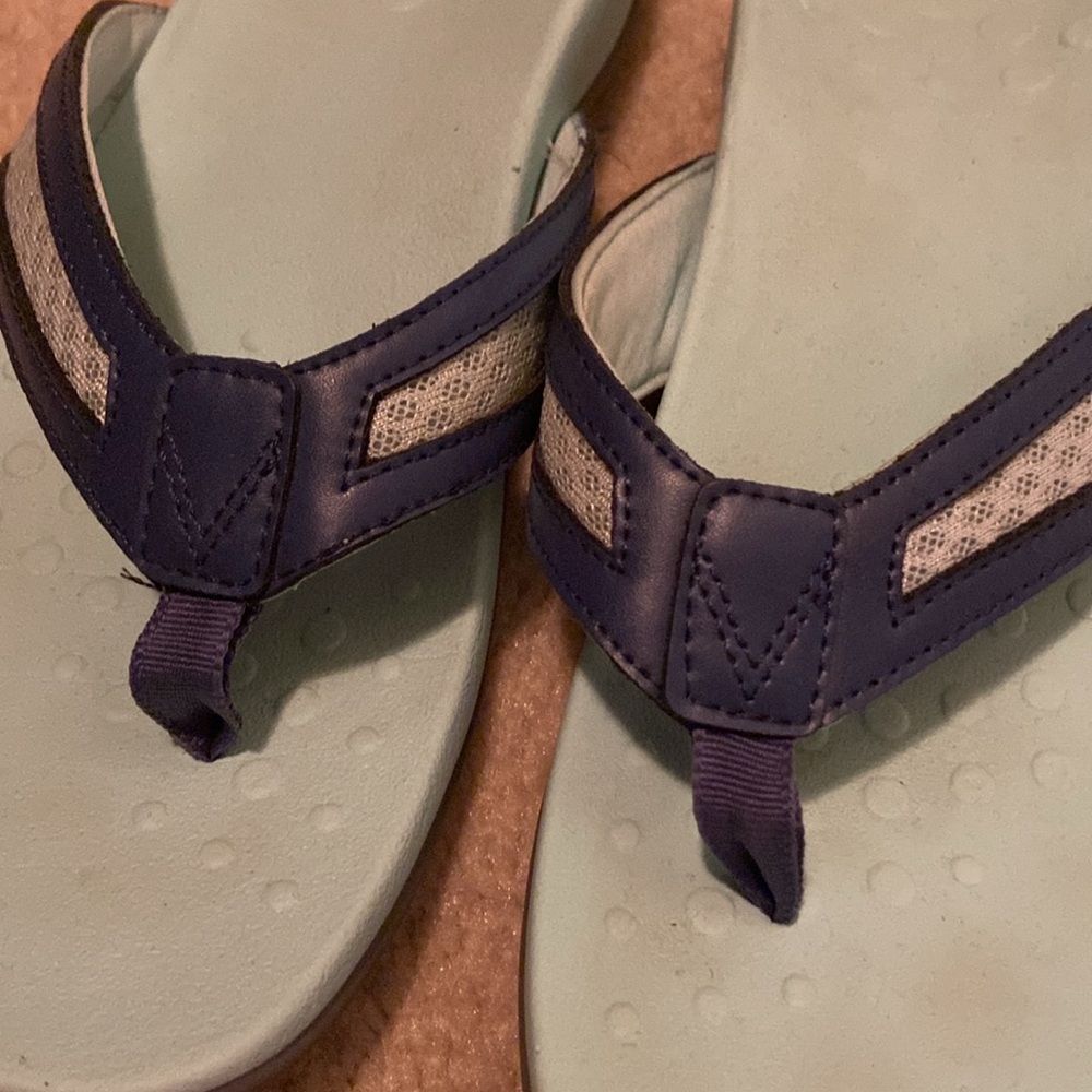 Vionic Sandals - Picture 3 of 5
